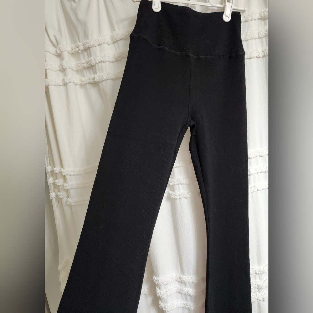 NWT, KuwallaTee, Ribbed, Flared Black Leggings. Size Small.